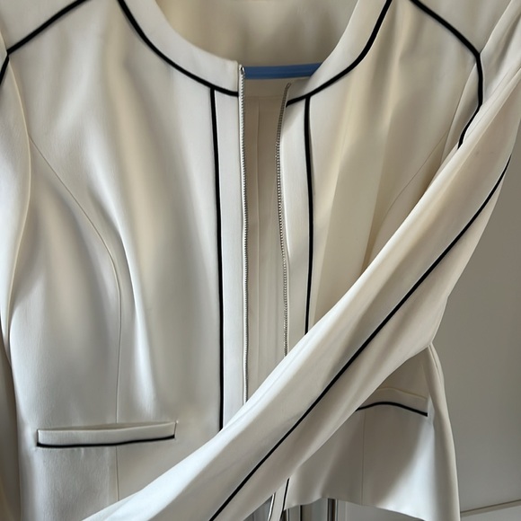 NWT Calvin Klein white jacket with black piping. - Picture 8 of 9